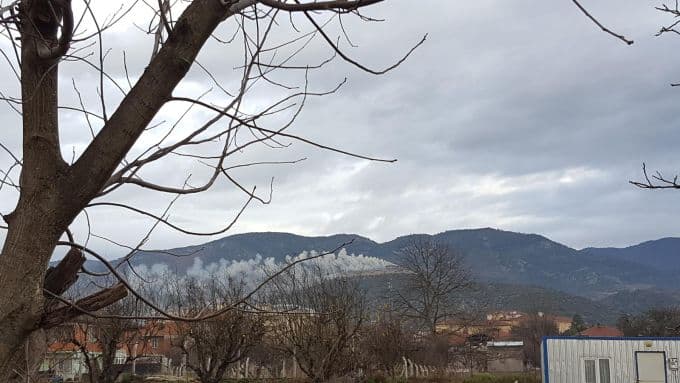 Tesisin çatısı alevlere teslim oldu
