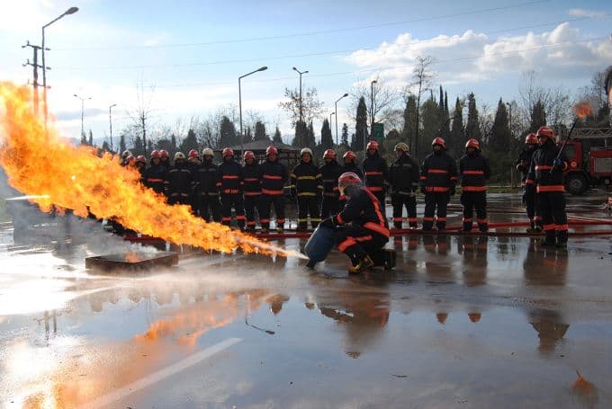İtfaiye ekiplerinden gerçeğini aratmayan eğitim