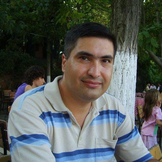 Uzman doktor evinde ölü olarak bulundu