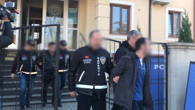 250 kişiyi dolandırdılar, Sakarya'da yakalandılar