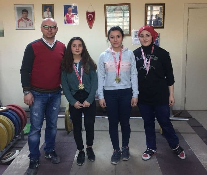 Halterde kazanan öğrenciler belli oldu