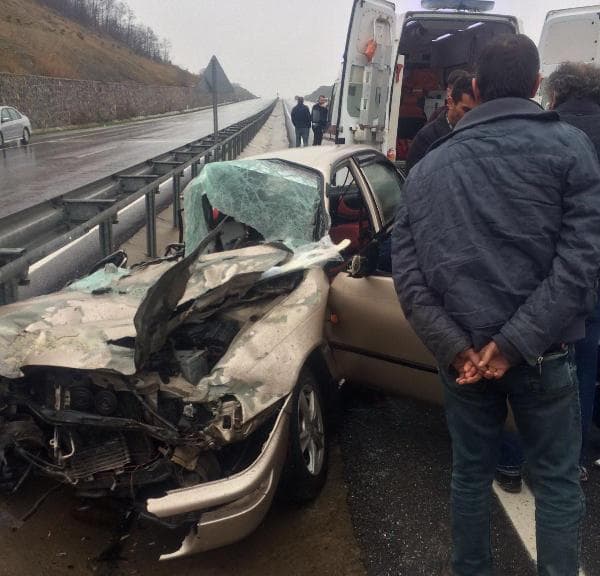 Kayganlaşan yolda feci kaza
