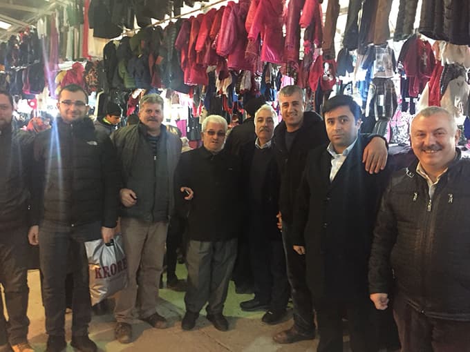 Giyimci esnafı tek yürek oldu
