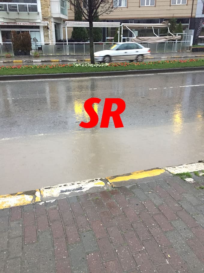 Yayalar ve sürücüler yollardan şikayetçi