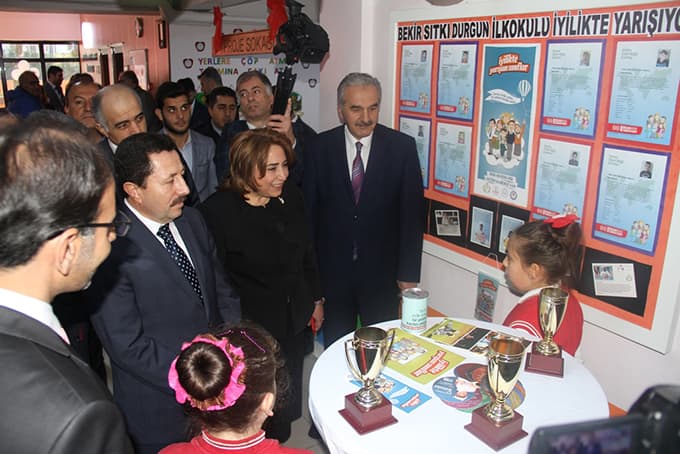 Okullarda Karne Sevinci