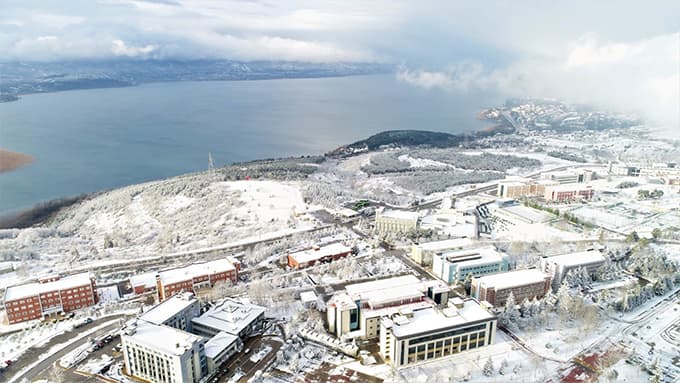 Kampüs Beyaza Büründü
