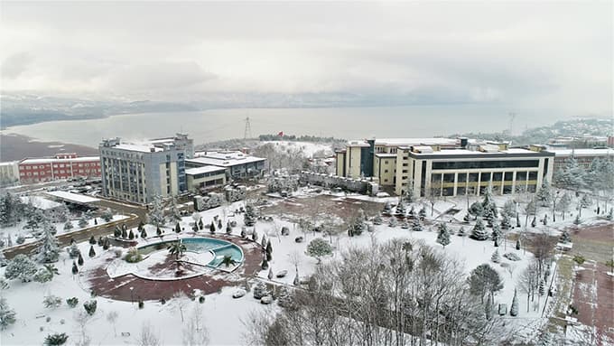 Kampüs Beyaza Büründü
