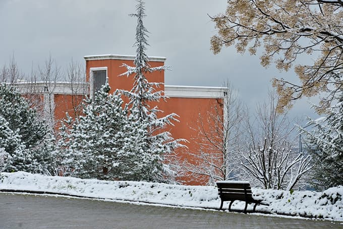 Kampüs Beyaza Büründü
