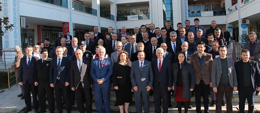 Vali Balkanlıoğlu muhtarlar ve vatandaşlarla buluştu