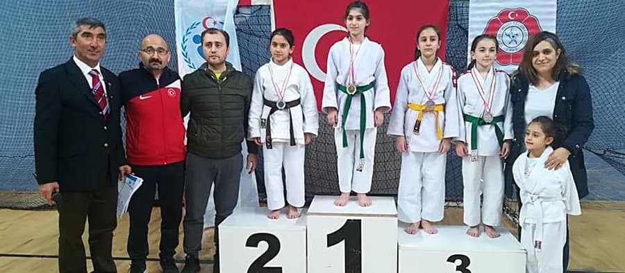 Judocuların Madalya Sevinci