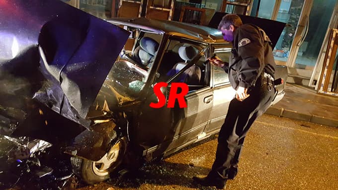 Hendek'te 4 kişiyi yaralayan trafik kazası