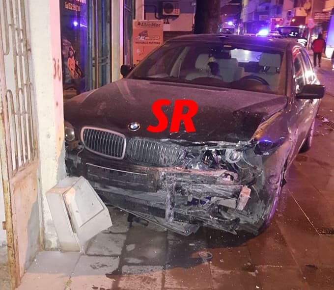 Hendek'te 4 kişiyi yaralayan trafik kazası