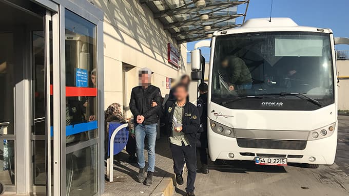 Sakarya'da 12 FETÖ/PDY şüphelisi adliyeye sevk edildi