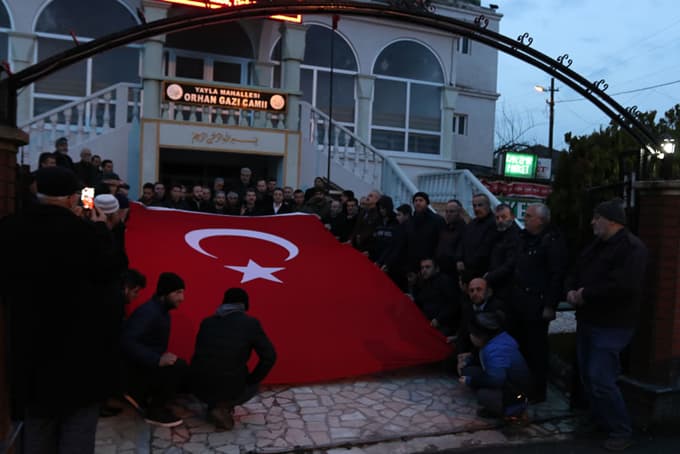 Kocaali'nde vatandaşlar namazda buluştu