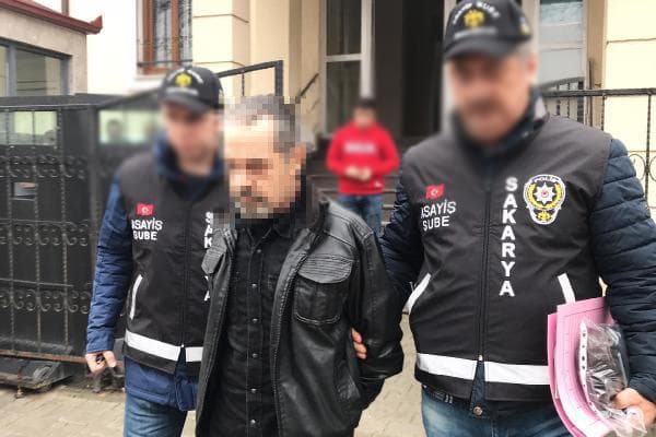 Sadaka kutusunu çaldı, kameradan yakalandı