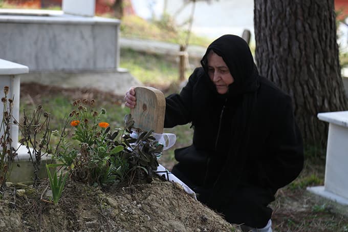 Hayatını kaybeden torununun böbreği ile yaşama tutundu