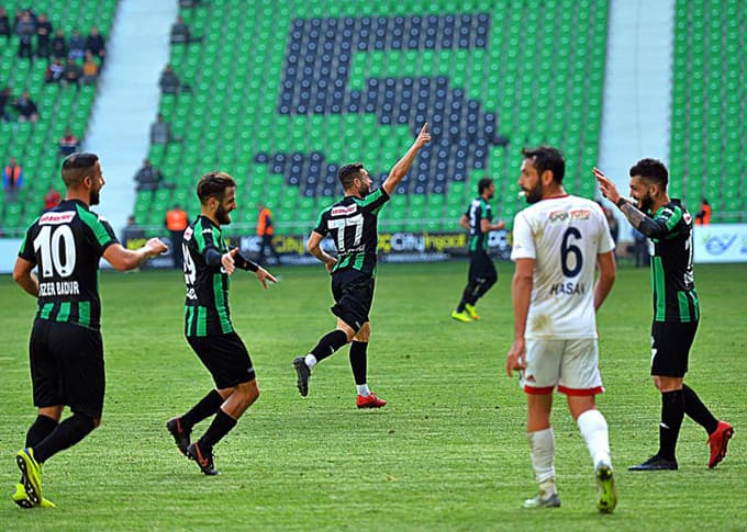 Sakaryaspor-Zonguldak Kömürspor'u mağlup etti