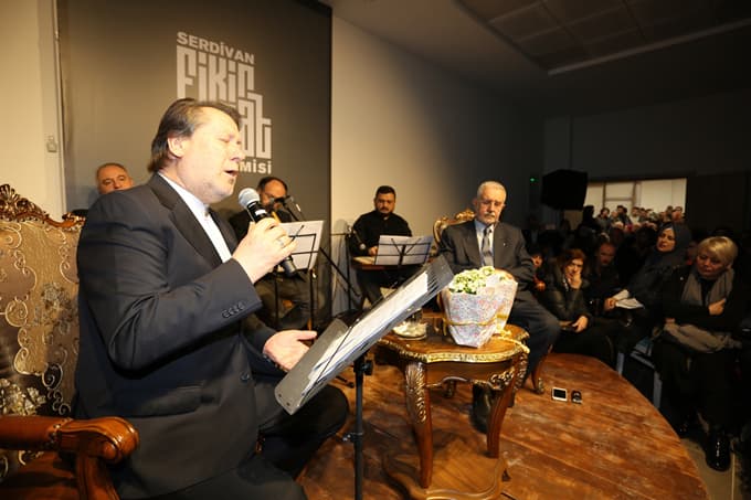 Ahmet Özhan, Sakarya'da kulakların pasını sildi