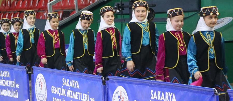 Halk Oyunları Coşturdu