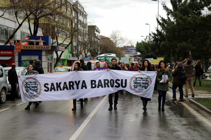 Sakarya'da 'Çocuk İstismarına Dur' demek için yürüdüler