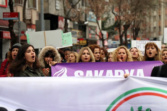 Sakarya'da 'Çocuk İstismarına Dur' demek için yürüdüler