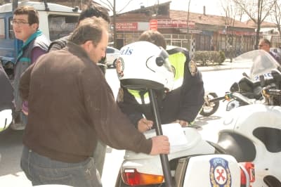 Polisten Motosikletlere Sıkı Denetim