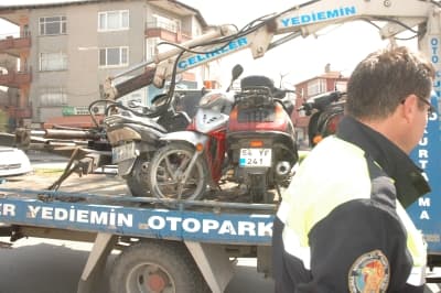 Polisten Motosikletlere Sıkı Denetim