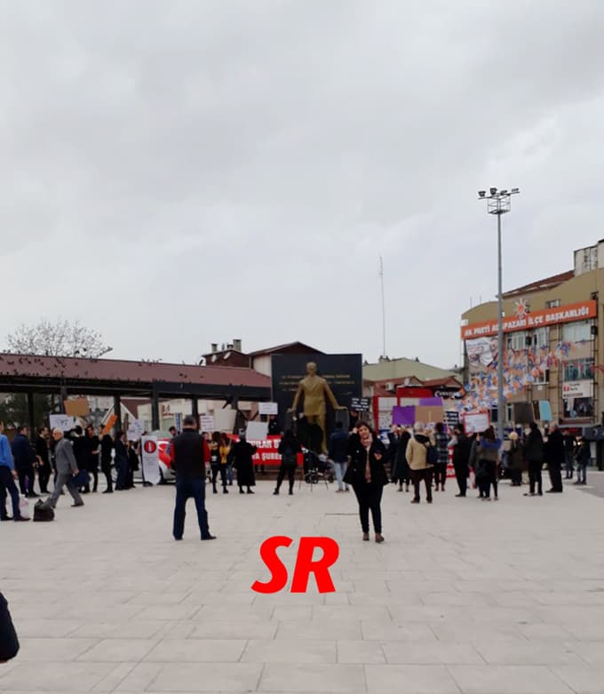 Çocuk ve kadın hakları için Demokrasi Meydanı'nda buluştular