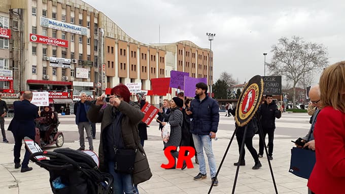 Çocuk ve kadın hakları için Demokrasi Meydanı'nda buluştular