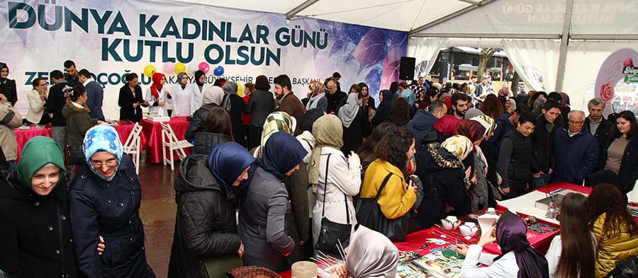 Kadınlara yönelik çalışmalar bu çadırda

