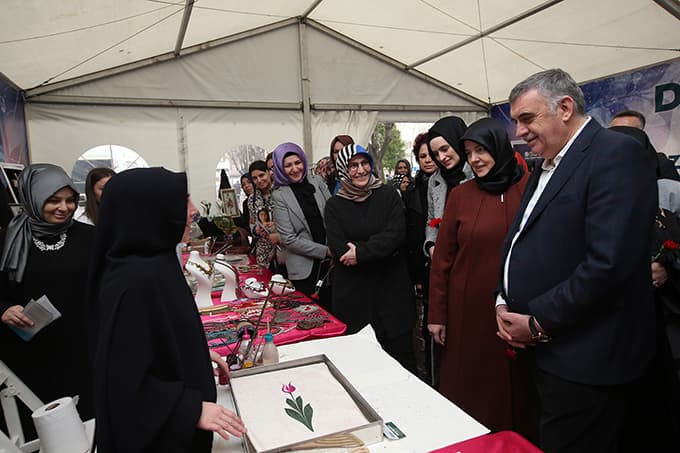Kadınlara yönelik çalışmalar bu çadırda
