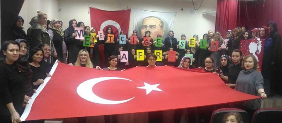 Anneler Mehmetçiği unutmadı