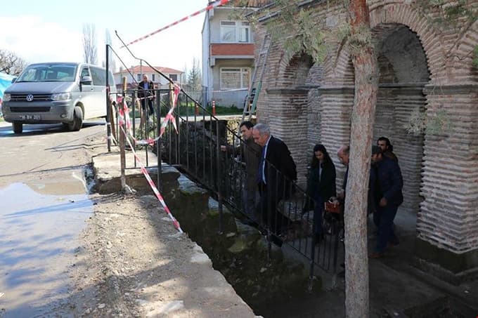 Geyve Kaymakamı Memiş, tarihi eserleri inceledi