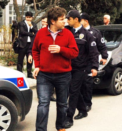 Adliyede Kavga: Yine Alacak Verecek Meselesi 