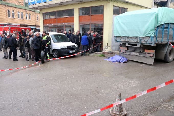 Sanayide feci ölüm!