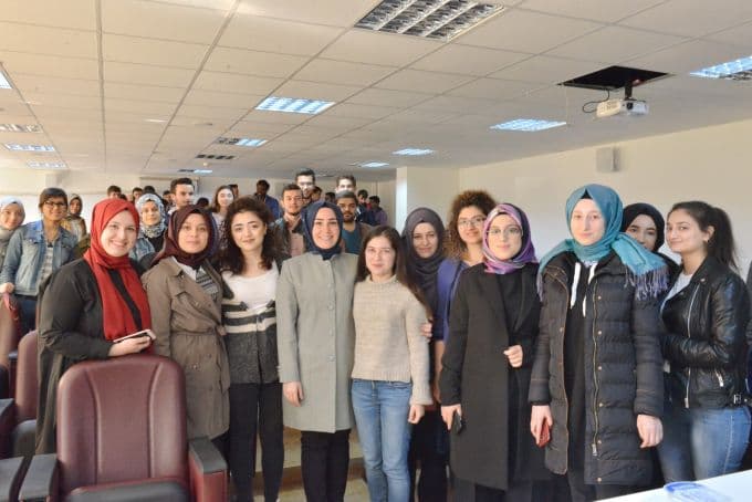 Kadın kaymakam, üniversitelilere mesleğini anlattı