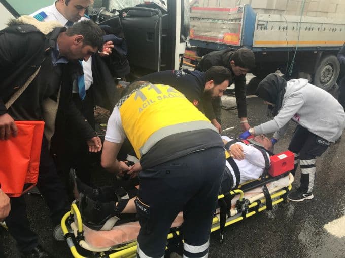 Sapanca'da 5 araç birbirine girdi