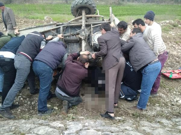 Patpatın altında kalan sürücü feci şekilde can verdi
