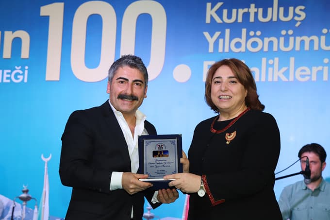 Sakarya'daki Erzurumlular 100. yılını kutladı