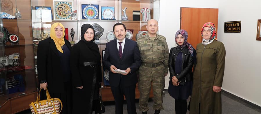 AK Parti'li kadınlardan Mehmetçik'e destek
