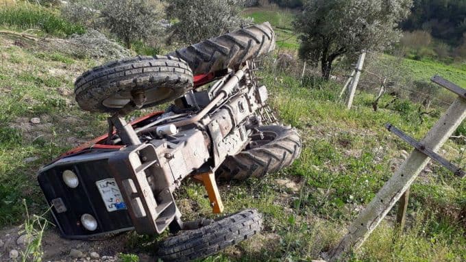 Sakarya'da iki ayrı traktör kazası: 2 ölü!