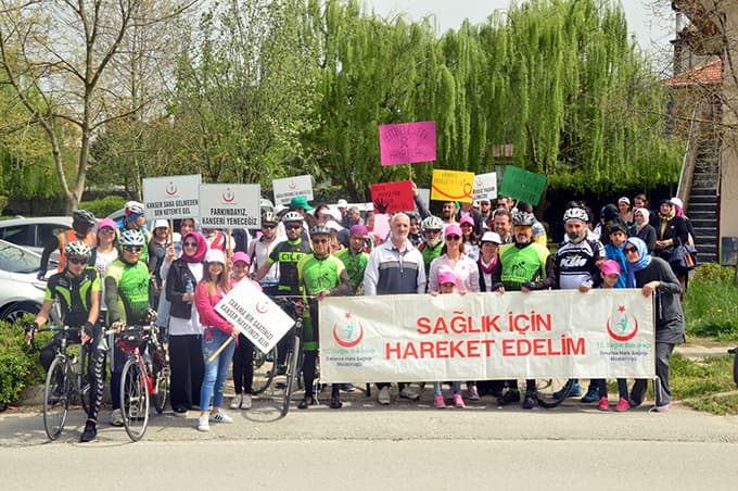 Kansere karşı farkındalık için yürüdüler