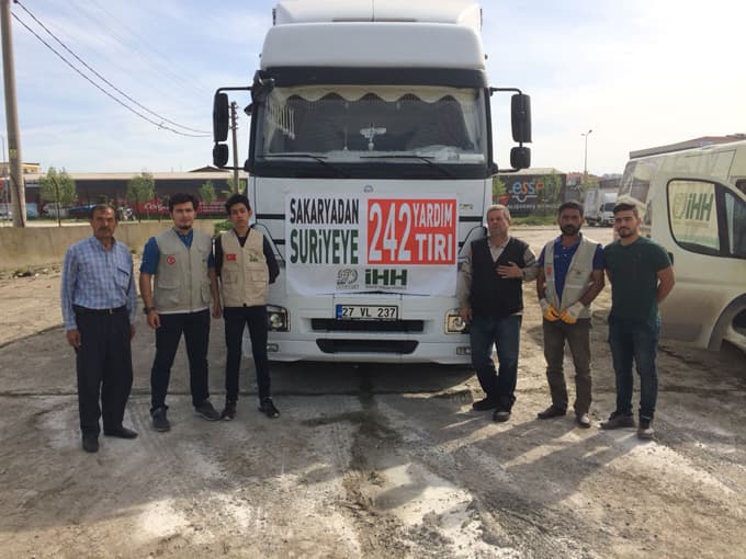 Sakarya'dan Afrin'e 2 TIR'lık yardım 
