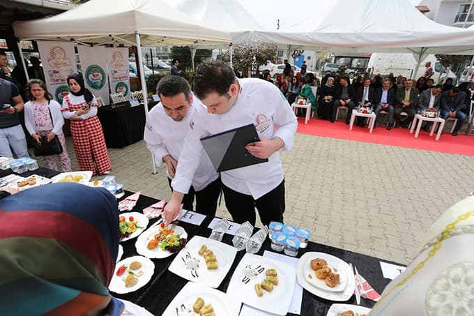 Serdivanlı Bayanlar Juriyi Zorladı
