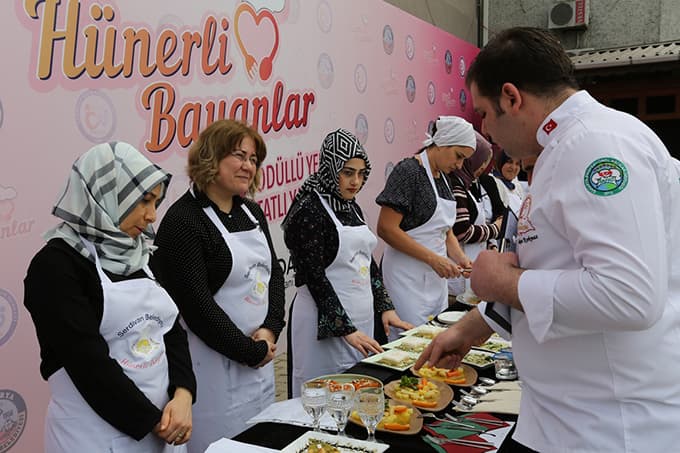 Serdivanlı Bayanlar Juriyi Zorladı
