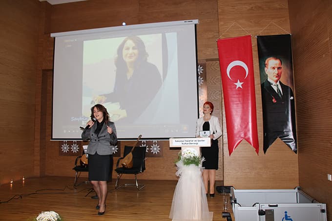 Vali Balkanlıoğlu, şiir dinletisine katıldı