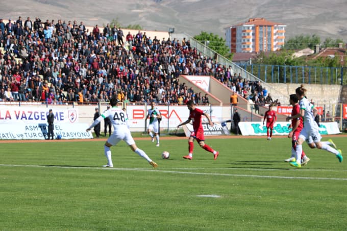 Sakaryaspor deplasmandan eli boş dönüyor