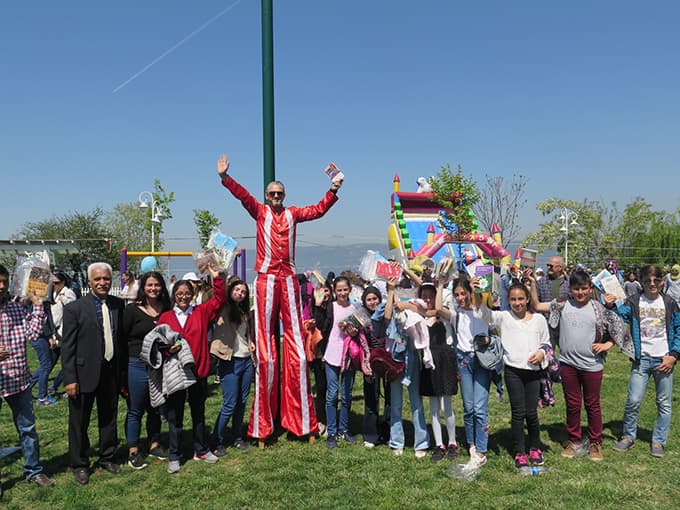 Sapanca'da ağaçlar çiçek açtı