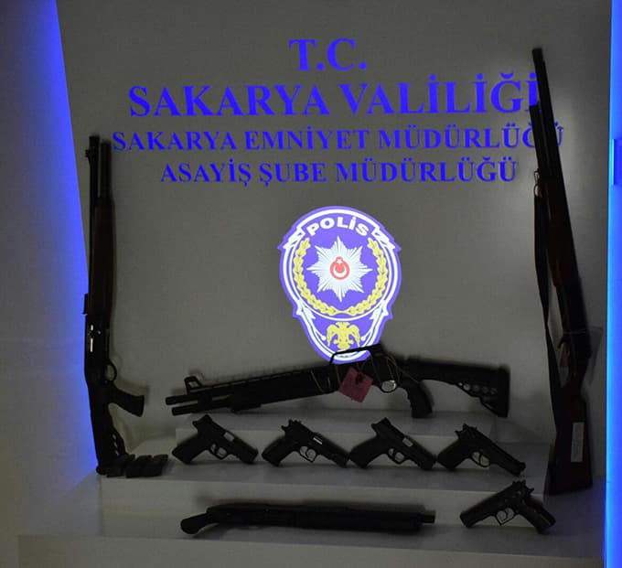 Sakarya'da 4 ayda çok sayıda ruhsatsız silah ele geçirildi