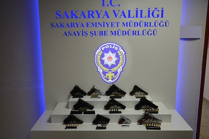 Sakarya'da 4 ayda çok sayıda ruhsatsız silah ele geçirildi